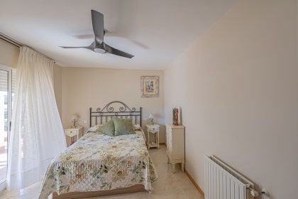 a08fbb2c4203411f16775dd2c3f52474 - 12