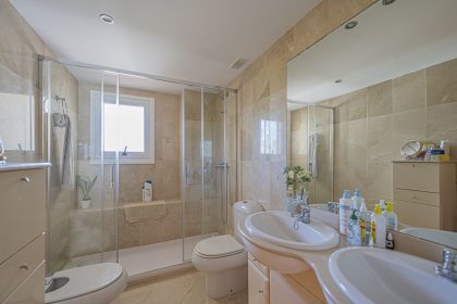 a08fbb2c4203411f16775dd2c3f52474 - 14