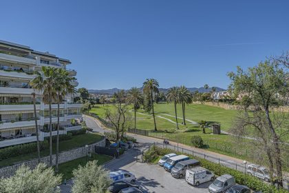 a08fbb2c4203411f16775dd2c3f52474 - 24