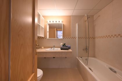 a2ae56fbac9c5d7335fe881e00108203 - 15