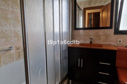 a2e6a9af7769d03bce1fe0cc6bec0f04 - 30
