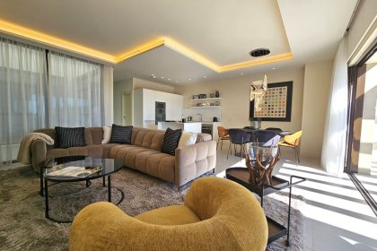 a5bba55c5ee818e23d1a75c3ebfa9bf0 - 12