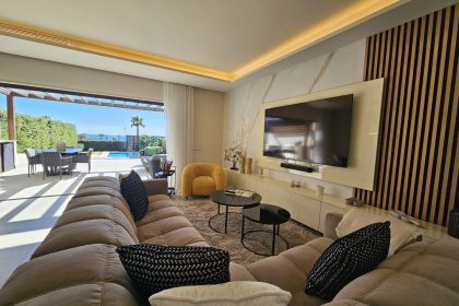 a5bba55c5ee818e23d1a75c3ebfa9bf0 - 13