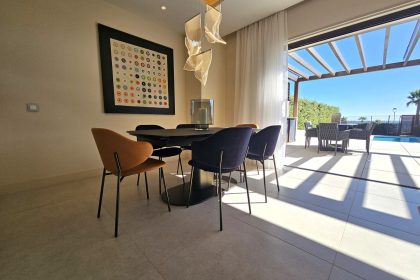 a5bba55c5ee818e23d1a75c3ebfa9bf0 - 17