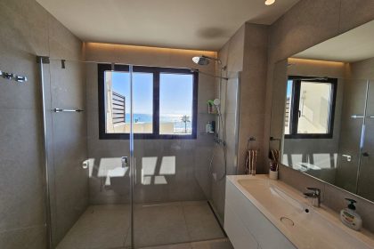 a5bba55c5ee818e23d1a75c3ebfa9bf0 - 27