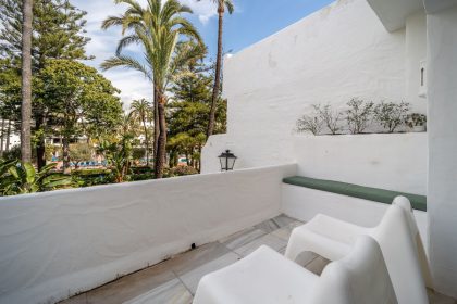 aa502f83d8896377343cbeea47b1bd38 - 13