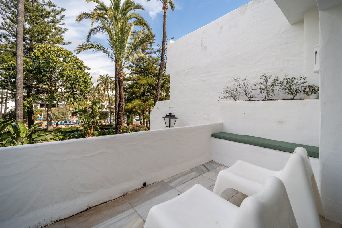 aa502f83d8896377343cbeea47b1bd38 - 13