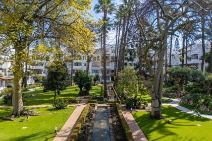 aa502f83d8896377343cbeea47b1bd38 - 23