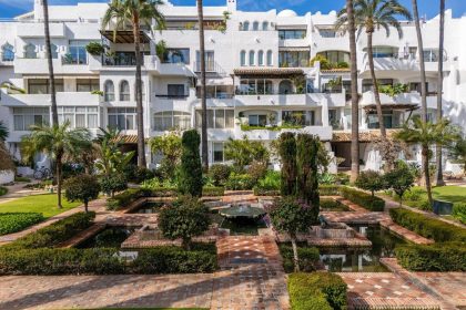 aa502f83d8896377343cbeea47b1bd38 - 25