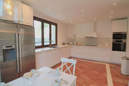 ab846c2596da50302eaf0a13404c142a - 11