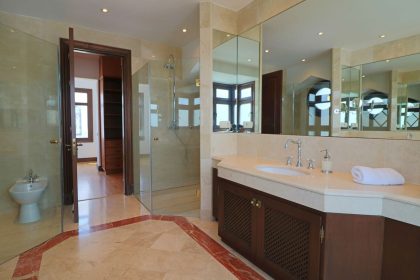 ab846c2596da50302eaf0a13404c142a - 20