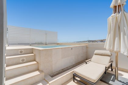 ac11cceb9af1155e90035bd9cfccdbf7 - 10