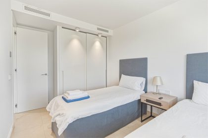 ac11cceb9af1155e90035bd9cfccdbf7 - 27