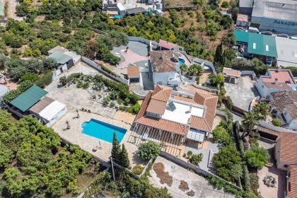 ad5b3f3f4d1d96d6bc94b7c28fb7de75 - 2