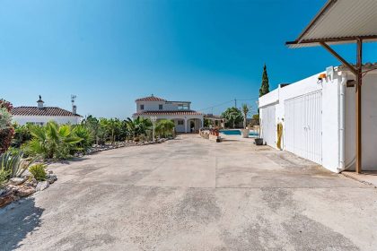 ad5b3f3f4d1d96d6bc94b7c28fb7de75 - 23