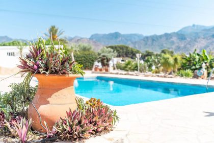 ad5b3f3f4d1d96d6bc94b7c28fb7de75 - 32