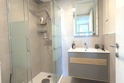 b080d07095d6ad3bb259e51ab161ea92 - 28