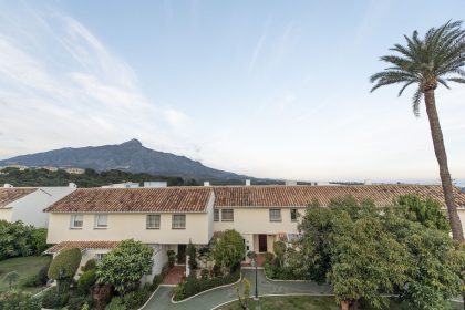 b2d4bd513e9e1e28831fb4cea131b588 - 28