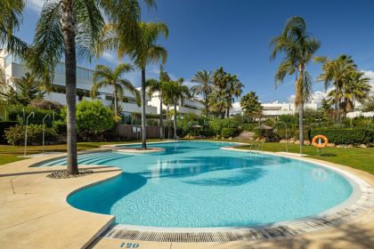 b433381a7a1420e63cf4a176bed14cc6 - 19