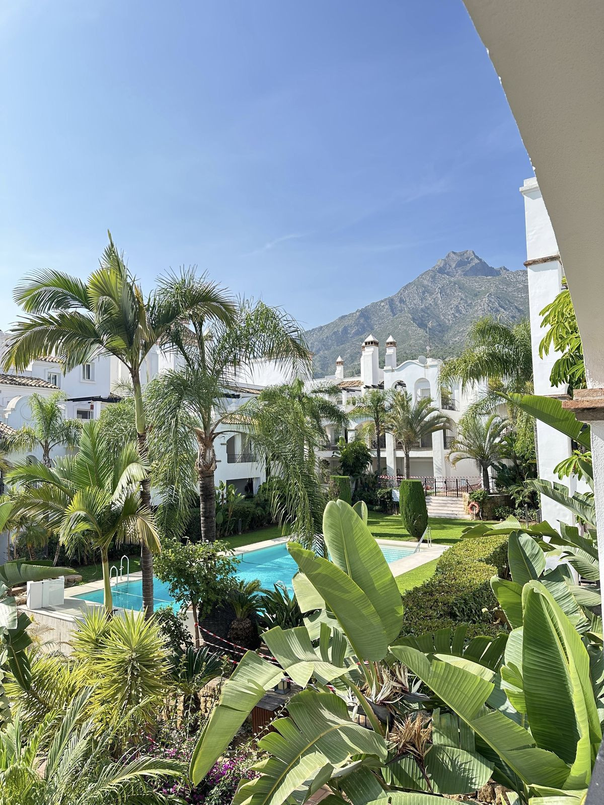 b7eeb3c6f245431aaecf34421f9b5758 - 2