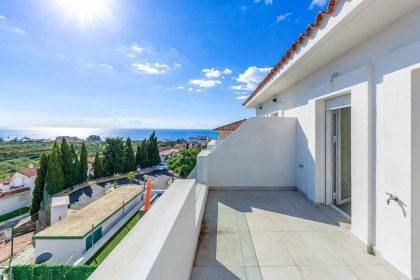 be19c11acd840f6f928317795720c38c - 16