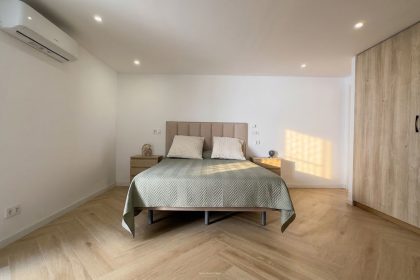 beee1da0f864048d9eb193d887a87370 - 15