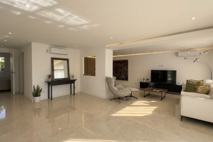 beee1da0f864048d9eb193d887a87370 - 8