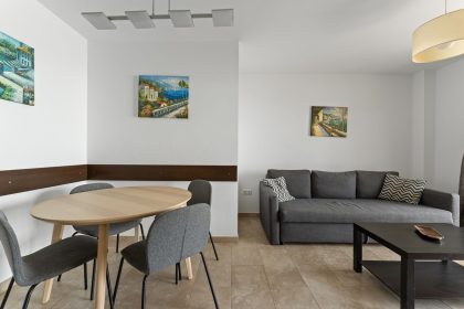 c49cee37ef9bdd25425fb0401a80fb3a - 21