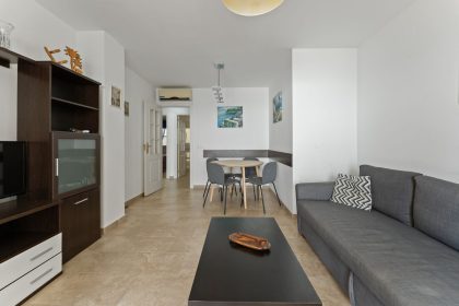 c49cee37ef9bdd25425fb0401a80fb3a - 22