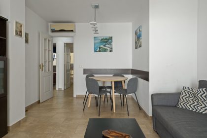 c49cee37ef9bdd25425fb0401a80fb3a - 23