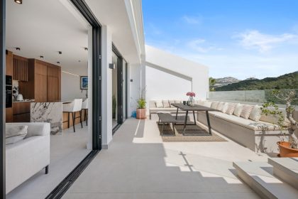 c67abe4fd402e135f2893e0dabcf49a8 - 1