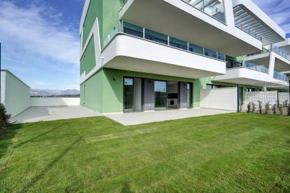 c689a8a4fb10ea02f38e89e012e51e22 - 17