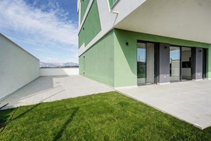 c689a8a4fb10ea02f38e89e012e51e22 - 19