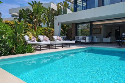 c9fea45e1b0eeb30e86872f6446d49c2 - 10