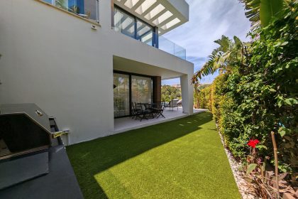 c9fea45e1b0eeb30e86872f6446d49c2 - 11