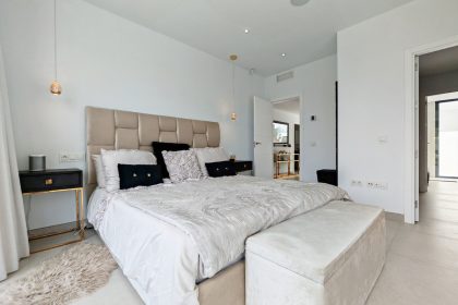 c9fea45e1b0eeb30e86872f6446d49c2 - 19