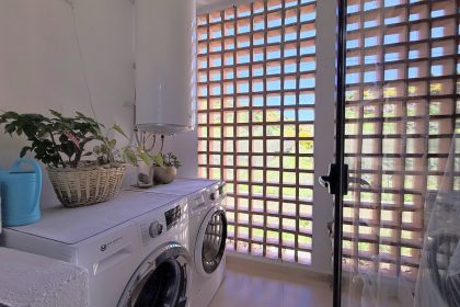 cb5f69da70c50cfcdc6dae31628ee349 - 12