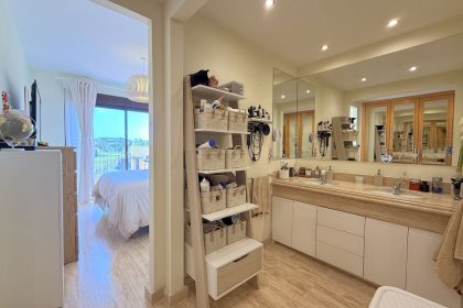 cb5f69da70c50cfcdc6dae31628ee349 - 18