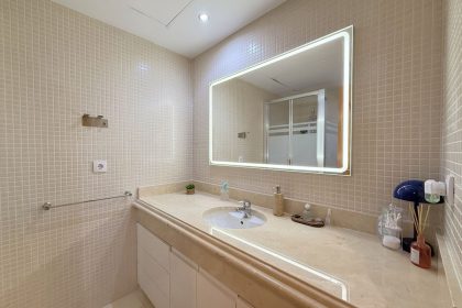 cb5f69da70c50cfcdc6dae31628ee349 - 25