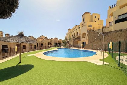 cb5f69da70c50cfcdc6dae31628ee349 - 32