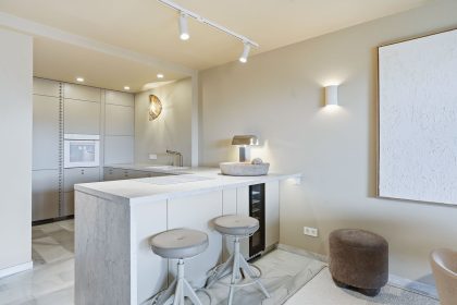 cf4edf9ebeb52fe6a05f4c69cc6189b6 - 18