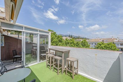 cf8c349a3b37a512dc734be6b2a9f51d - 12