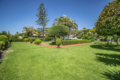 cf8c349a3b37a512dc734be6b2a9f51d - 22