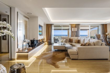 d02f1b320df7684e62c9cef06cba1790 - 19