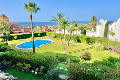 d07aef29450a794c2aa2aa9d708616aa - 12