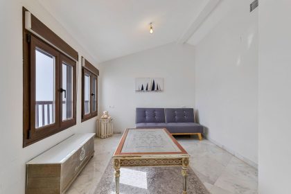 d7cdbe1dcf484bf6ca279385051e7120 - 14