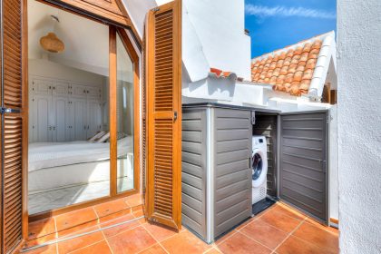 d7cdbe1dcf484bf6ca279385051e7120 - 16