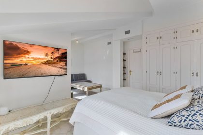 d7cdbe1dcf484bf6ca279385051e7120 - 17