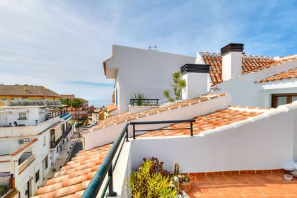 d7cdbe1dcf484bf6ca279385051e7120 - 21