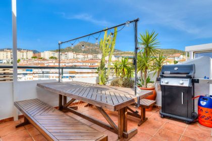 d7cdbe1dcf484bf6ca279385051e7120 - 25